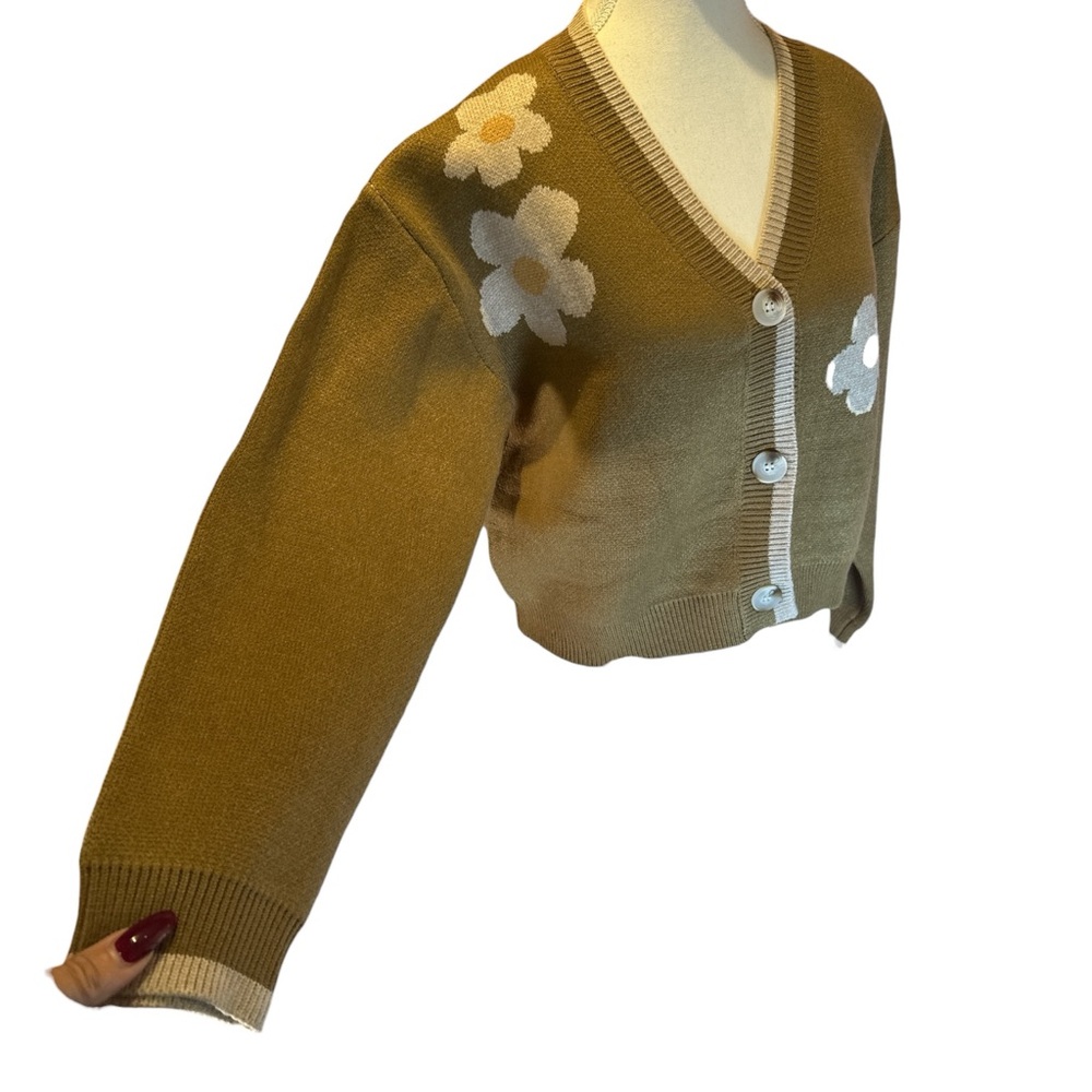 Hem & Thread NWT Flower V-Neck Cropped Cardigan - Picture 6 of 9